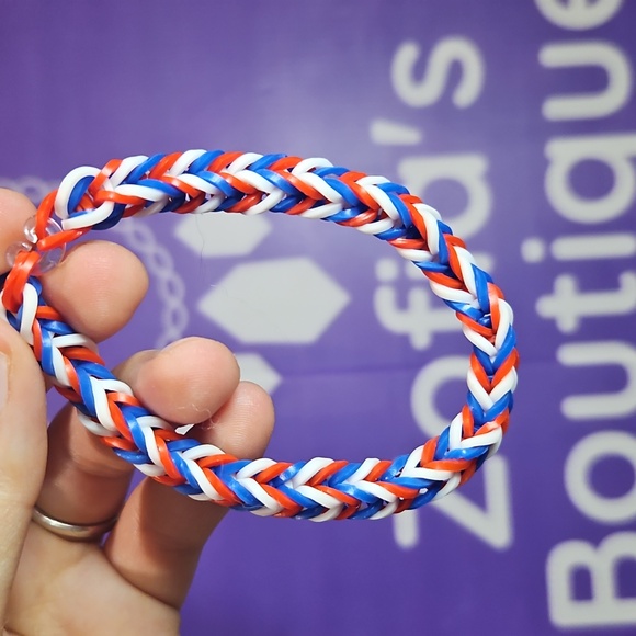 9yr old Zofia's handmade bracelets - Picture 13 of 16